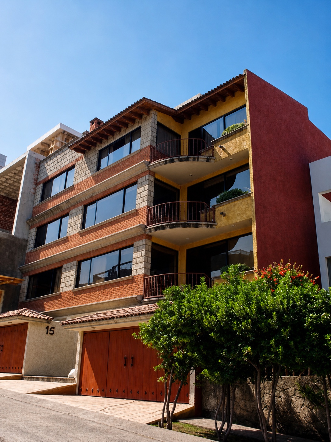 Fresnos 15 — Fachada exterior