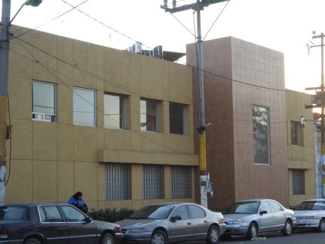 Primo Envases — Fachada edificio de oficinas